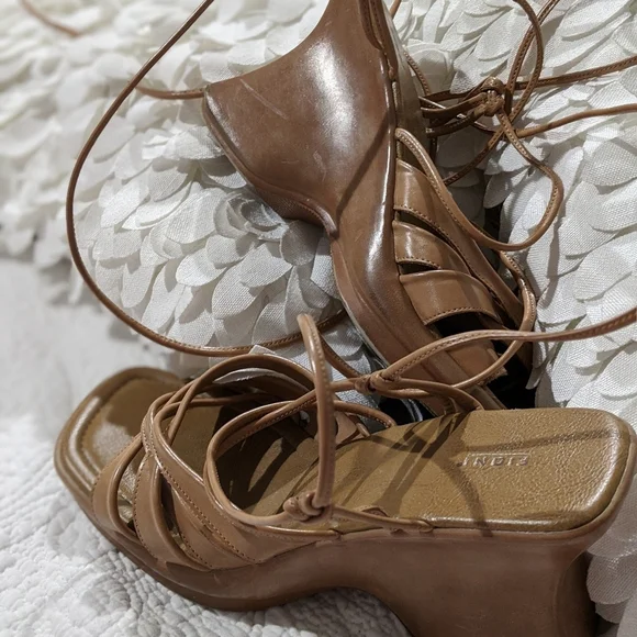 Rare Vintage 90s Unique Nude wedge  ankle wrap Strappy Sandals Boho - Picture 4 of 5